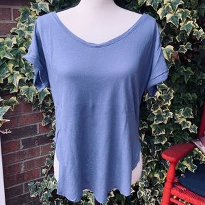 🧡50% off bundles! Hollister T-shirt blue size med